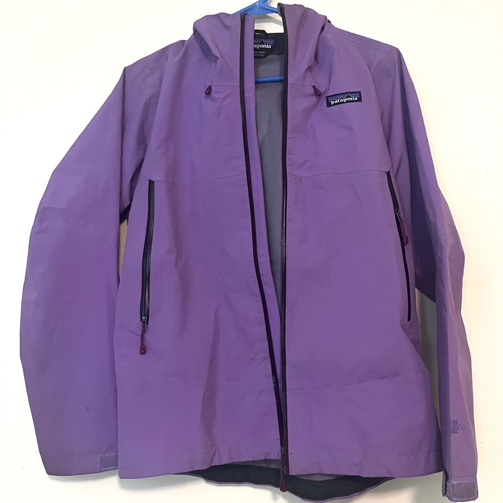 Patagonia Women's Lavender shell rain Jacket